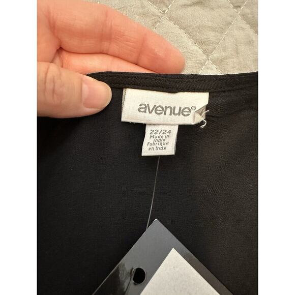 NWT Avenue Women Val Dress Short Button Tab Flutter Sleeve Size 22/24 Black - Picture 13 of 16